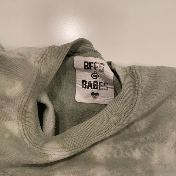 BFFS & BABES Cropped Hunter Green Tie-Dye Sweatshirt - Picture 2 of 6